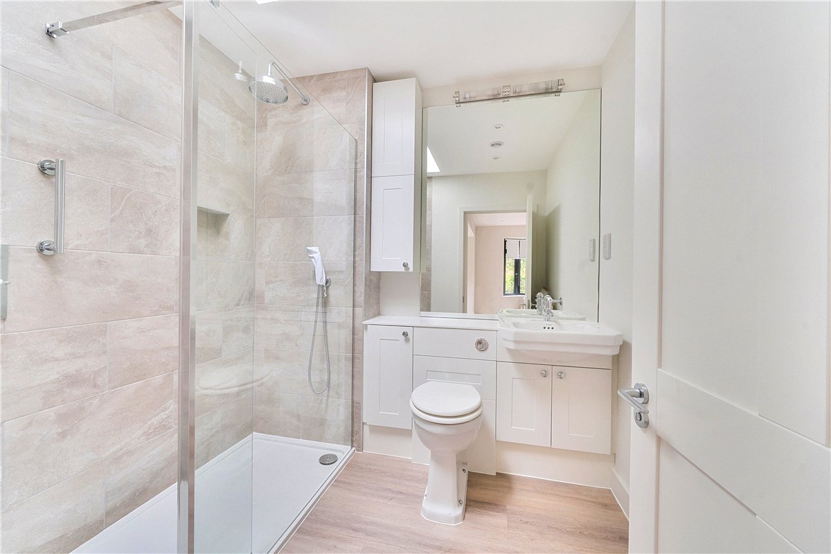 3 bedroom Bungalow, Cardigan Road, Marlborough, SN8 - Available, Image 6