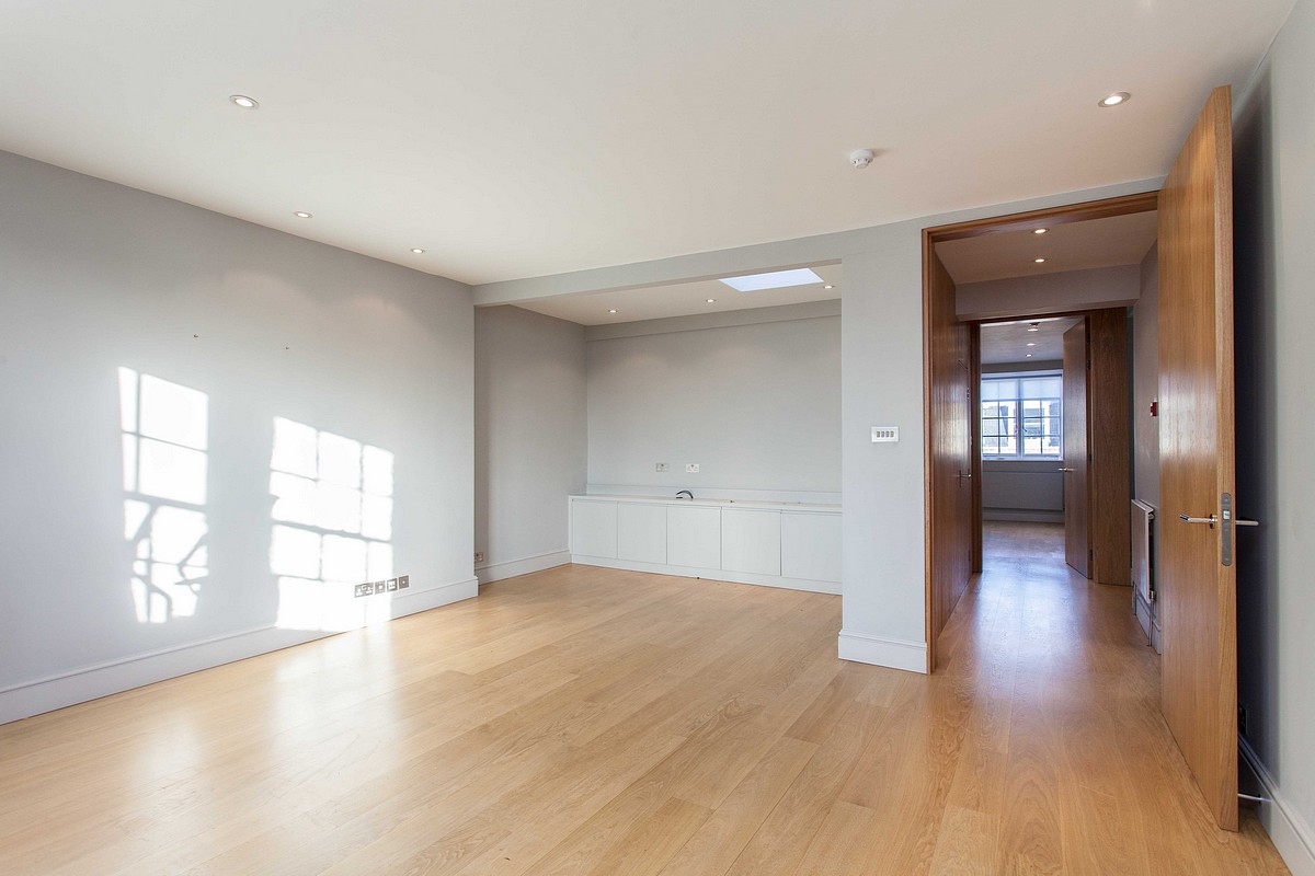4 bedroom Flat, Harley Street, Marylebone, W1G - , Image 4