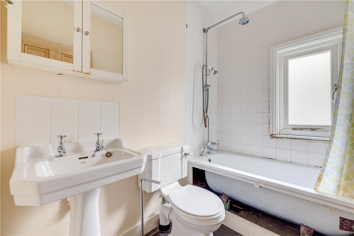 2 bedroom Flat, Wexford Road, Balham, SW12 - Available, Image 2