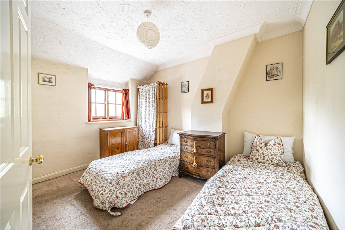 2 bedroom House, Hyde Close, Winchester, SO23 - Sold STC, Image 1