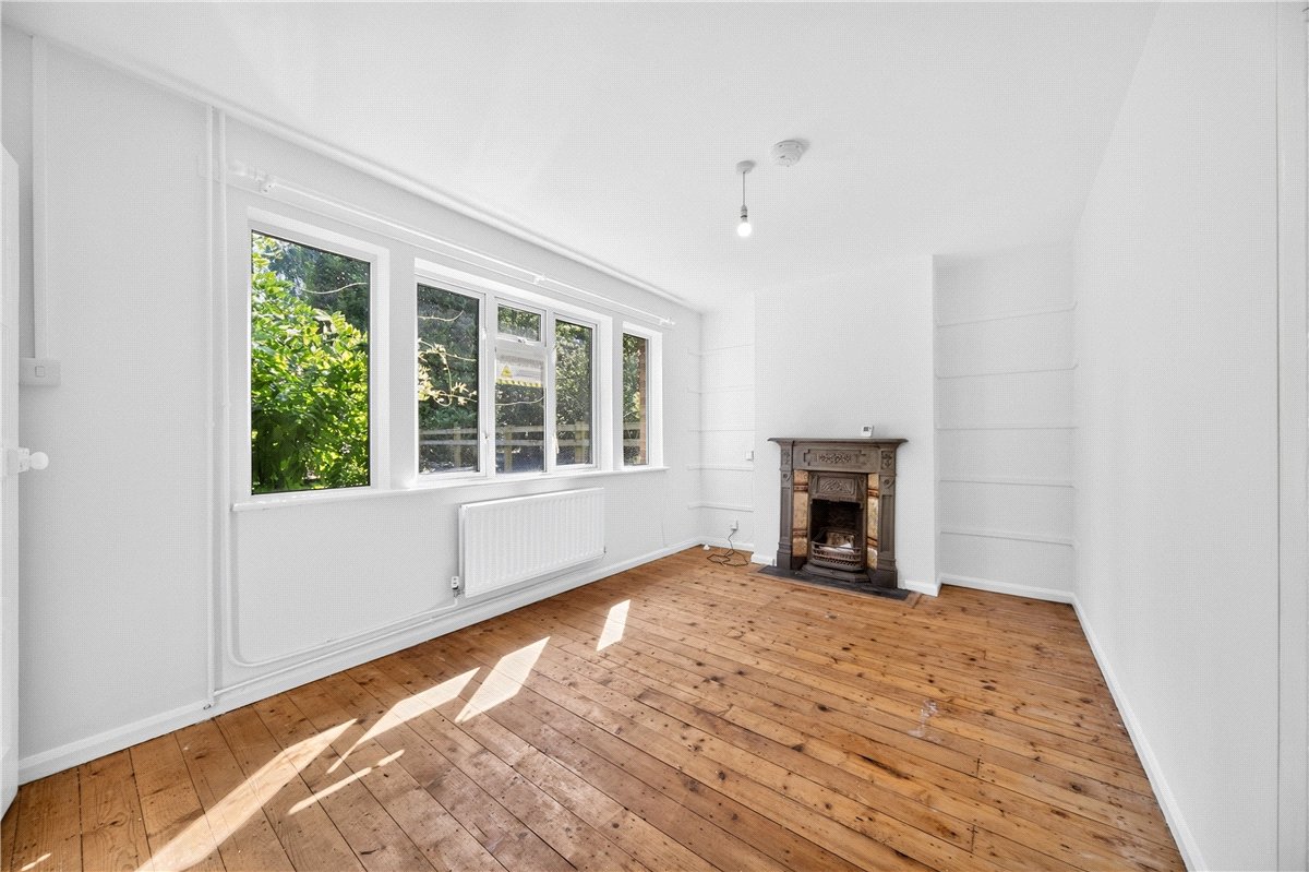 4 bedroom House, Warren Farm Cottages, Banbury Road, MK18 - Available, Image 2