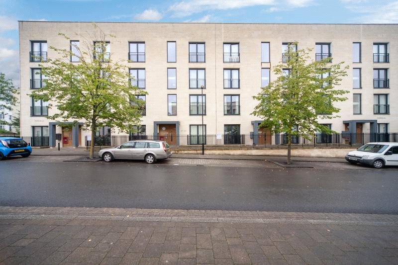 2 bedroom Flat, Stothert Avenue, Bath, BA2 - Sold