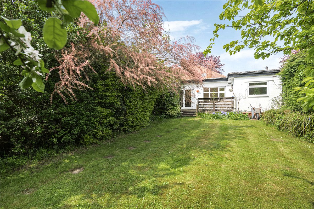 3 bedroom Bungalow, Islip Gardens, Northolt, UB5 - Sold, Image 11