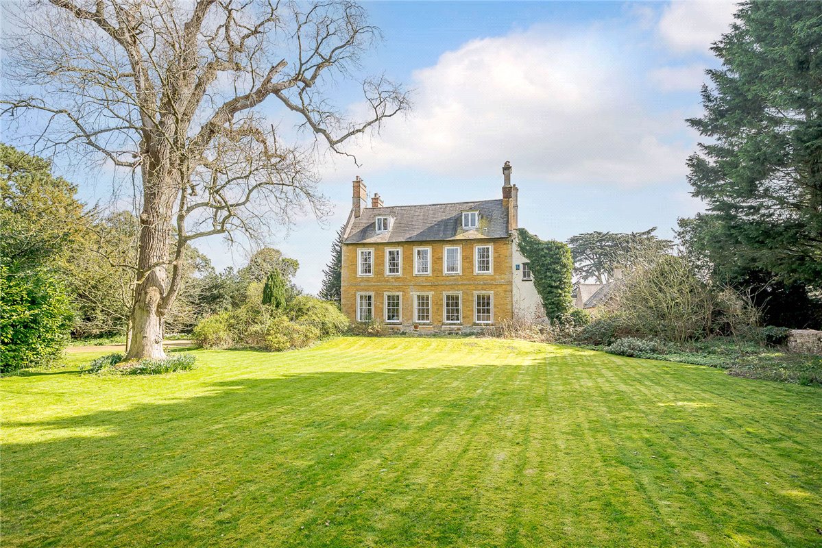 7 bedroom House, Rectory Lane, Orlingbury, NN14 - Sold