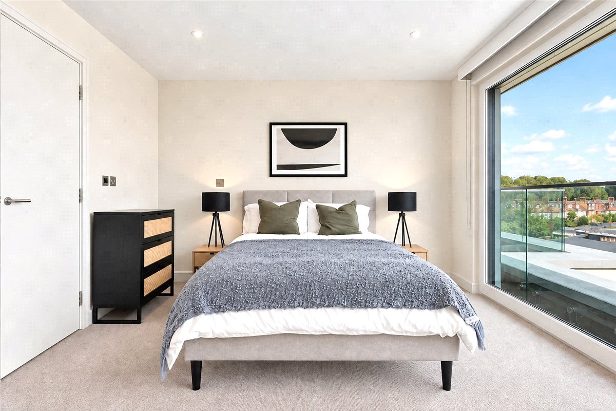 3 bedroom Flat, Broomhouse Lane, London, SW6 - Available, Image 8