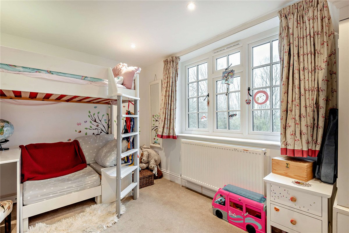 5 bedroom House, Crookham Common, Thatcham, RG19 - Available, Image 18