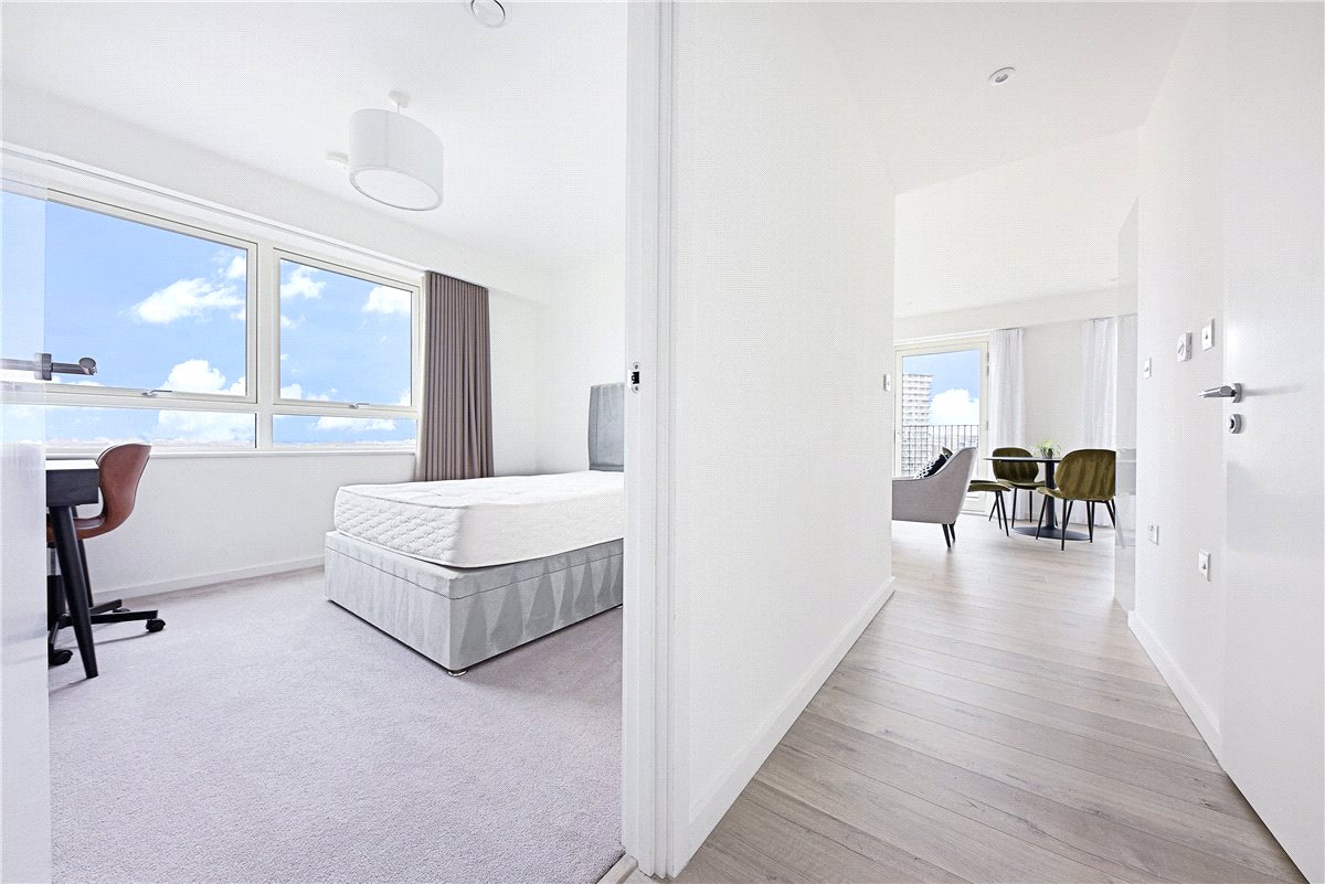 2 bedroom Flat, Heartwell Avenue, London, E16 - Available, Image 13