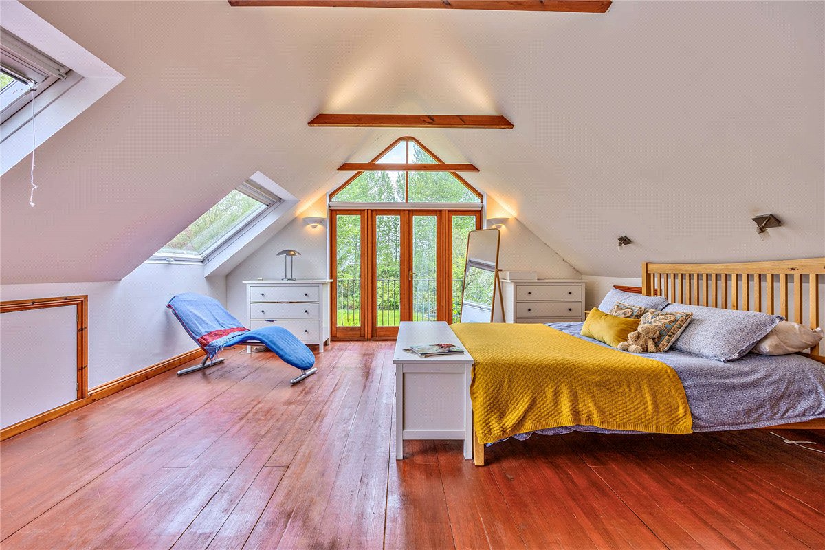 5 bedroom House, Andover Road, Newbury, RG14 - Available, Image 14