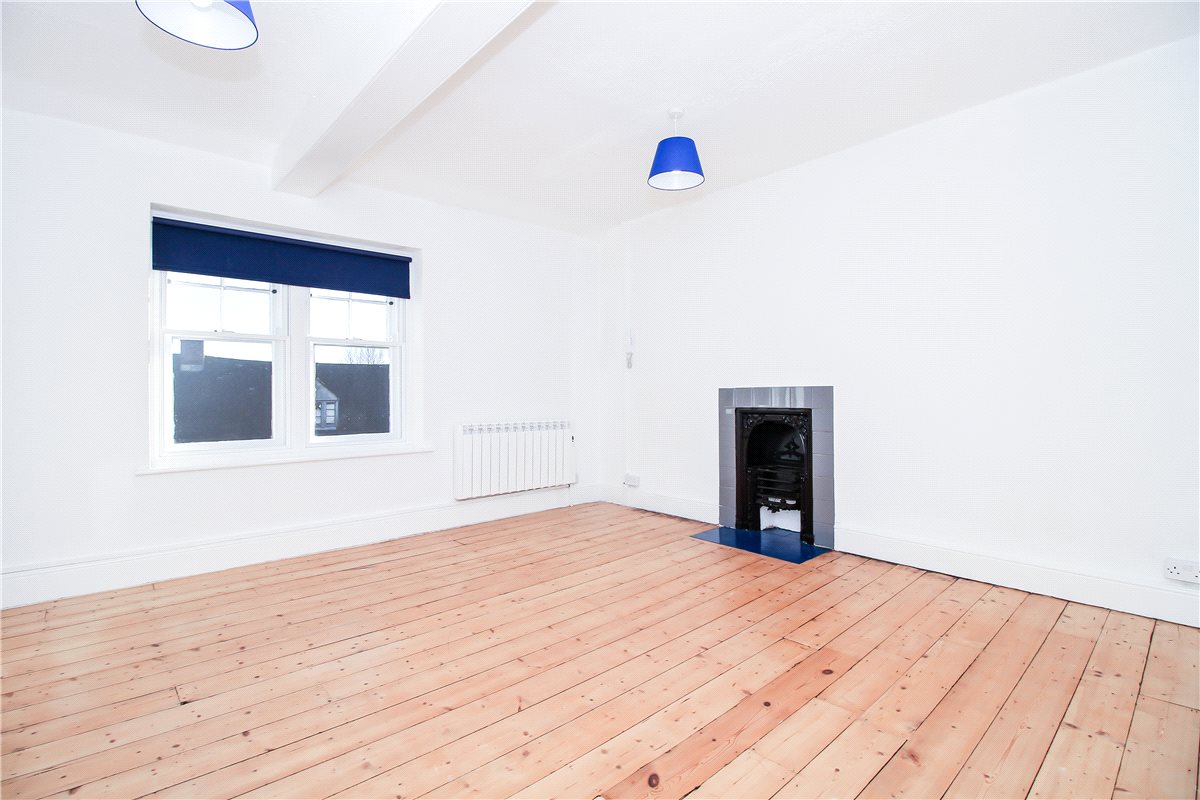 2 bedroom Flat, High Street, Witney, OX28 - , Image 2
