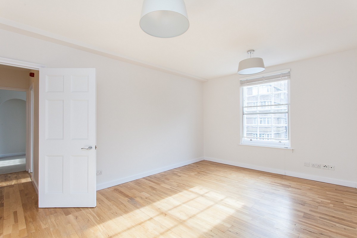 3 bedroom Flat, George Street, Marylebone, W1H - , Image 2
