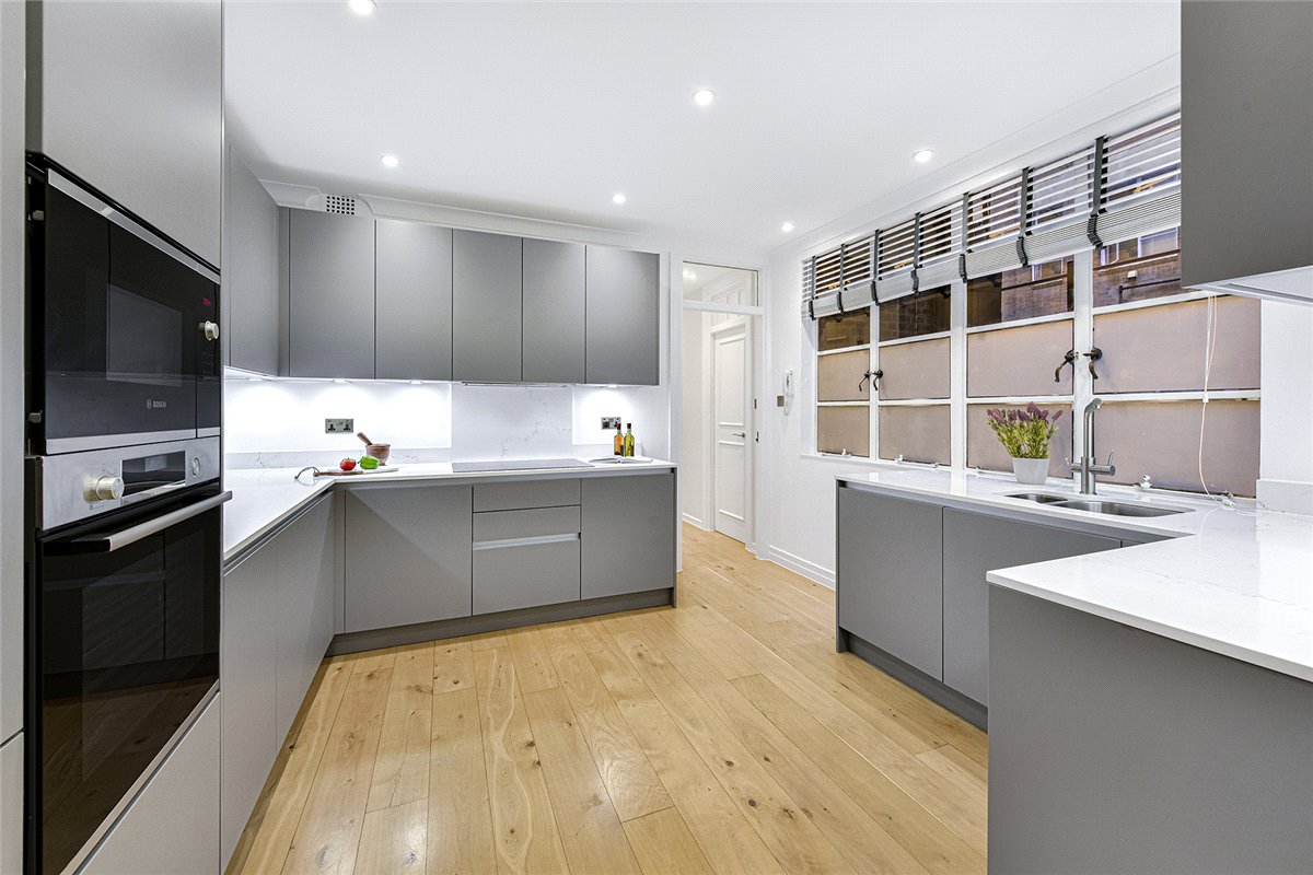 4 bedroom Flat, Grosvenor Square, Mayfair, W1K - Available, Image 14