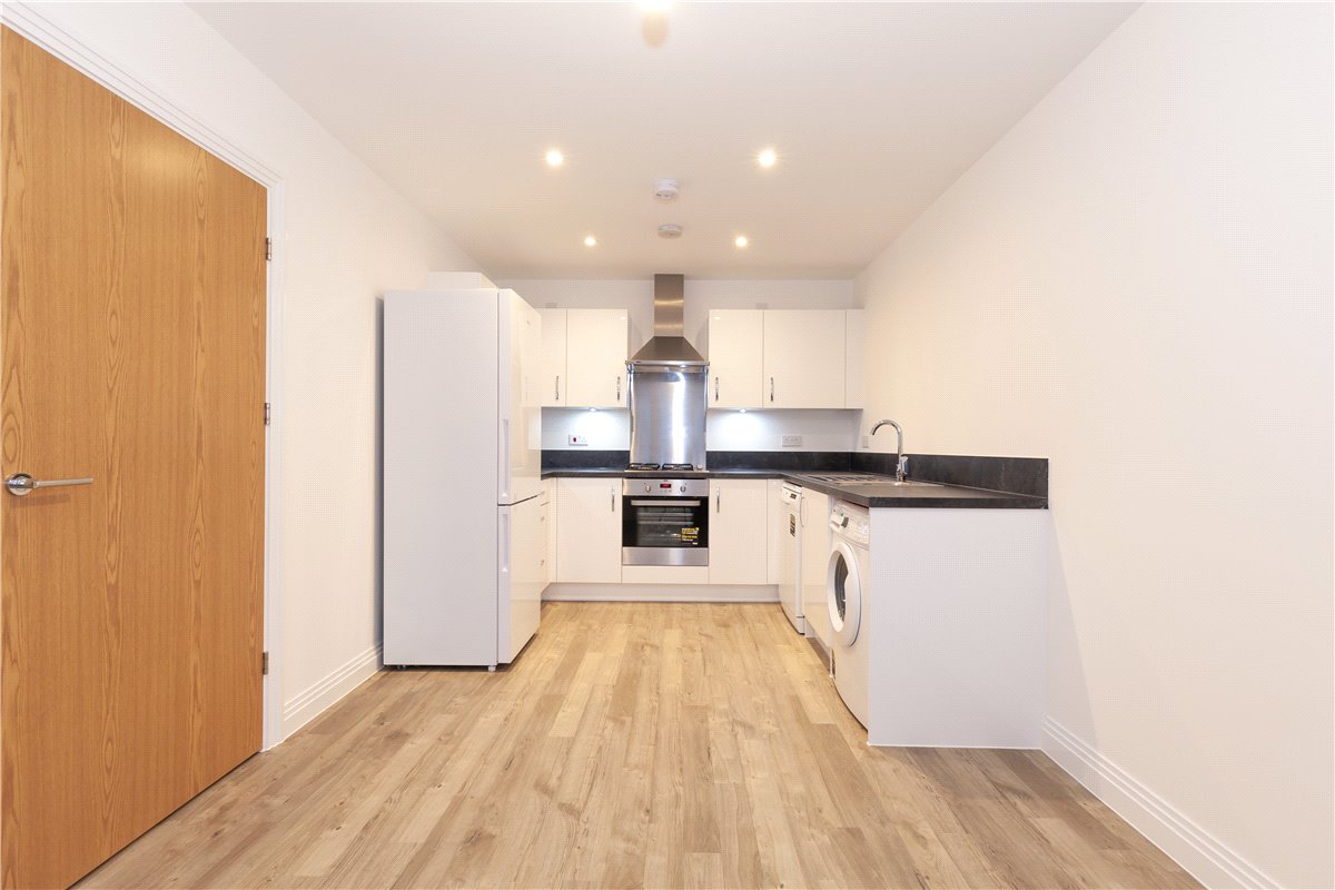 3 bedroom House, Athens Avenue, Aylesbury, HP21 - Let Agreed, Image 11