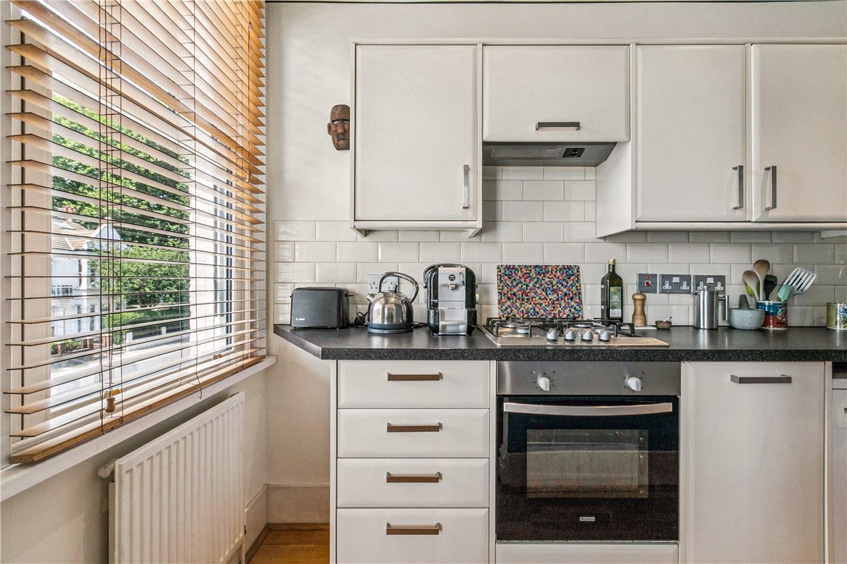 2 bedroom Flat, Fulham Palace Road, London, SW6 - Available, Image 2