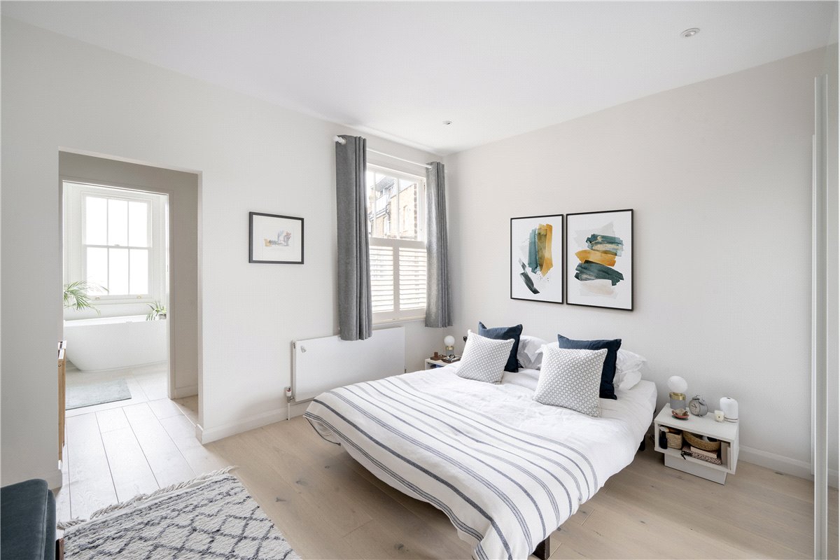 2 bedroom House, Nottingham Road, London, SW17 - Sold, Image 2