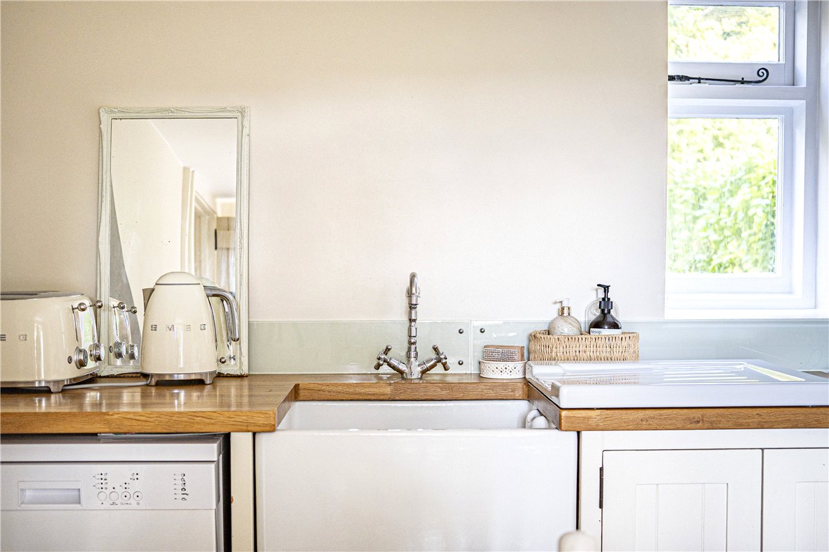 2 bedroom Cottage, Kilmeston, Alresford, SO24 - Available, Image 5