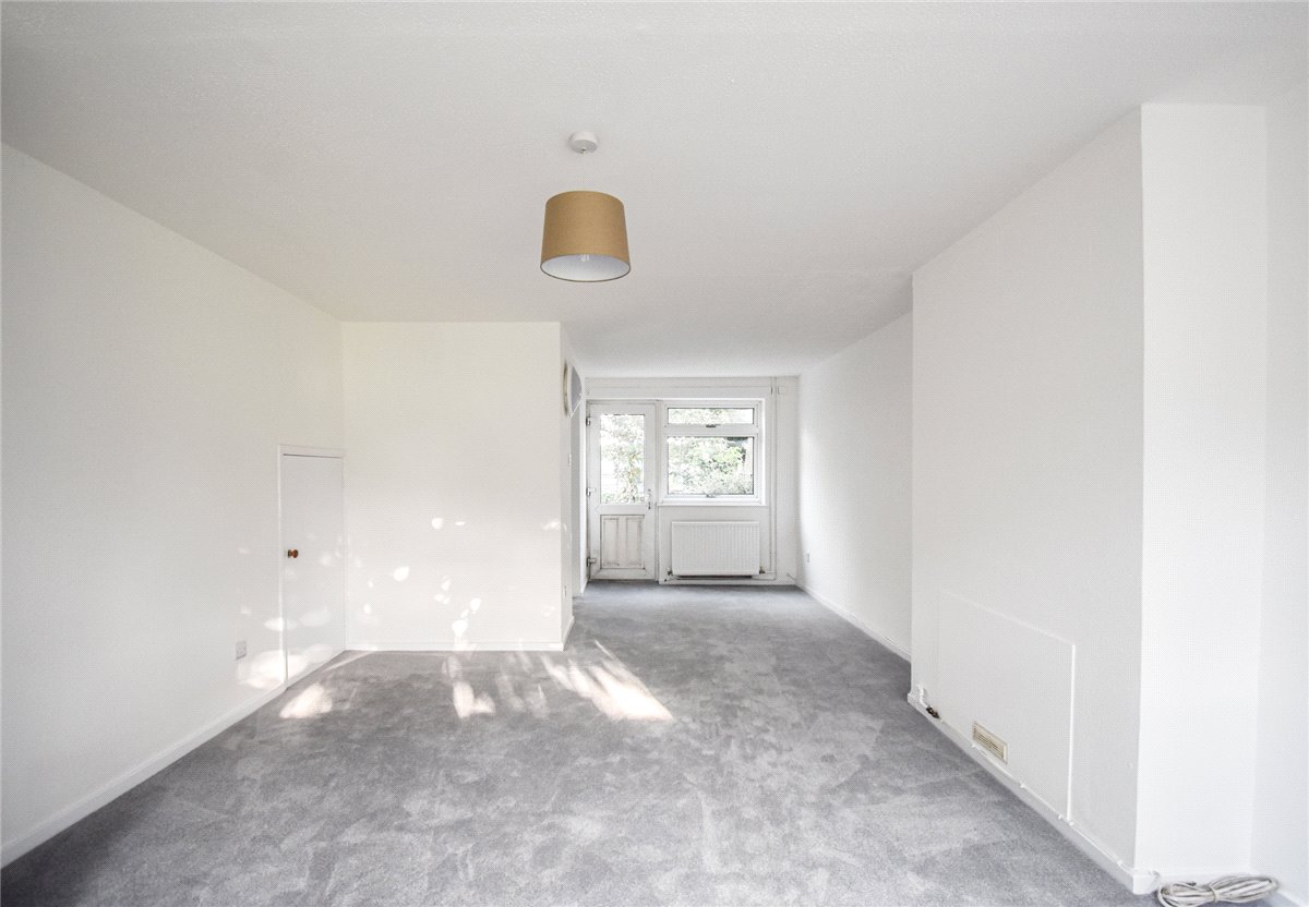 3 bedroom House, Belmore Close, Cambridge, CB4 - , Image 2