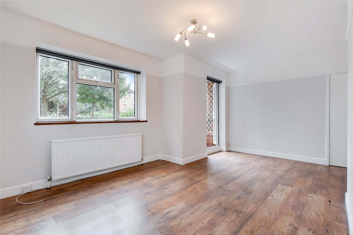2 bedroom Flat, The Willoughbys, London, SW14 - Let Agreed