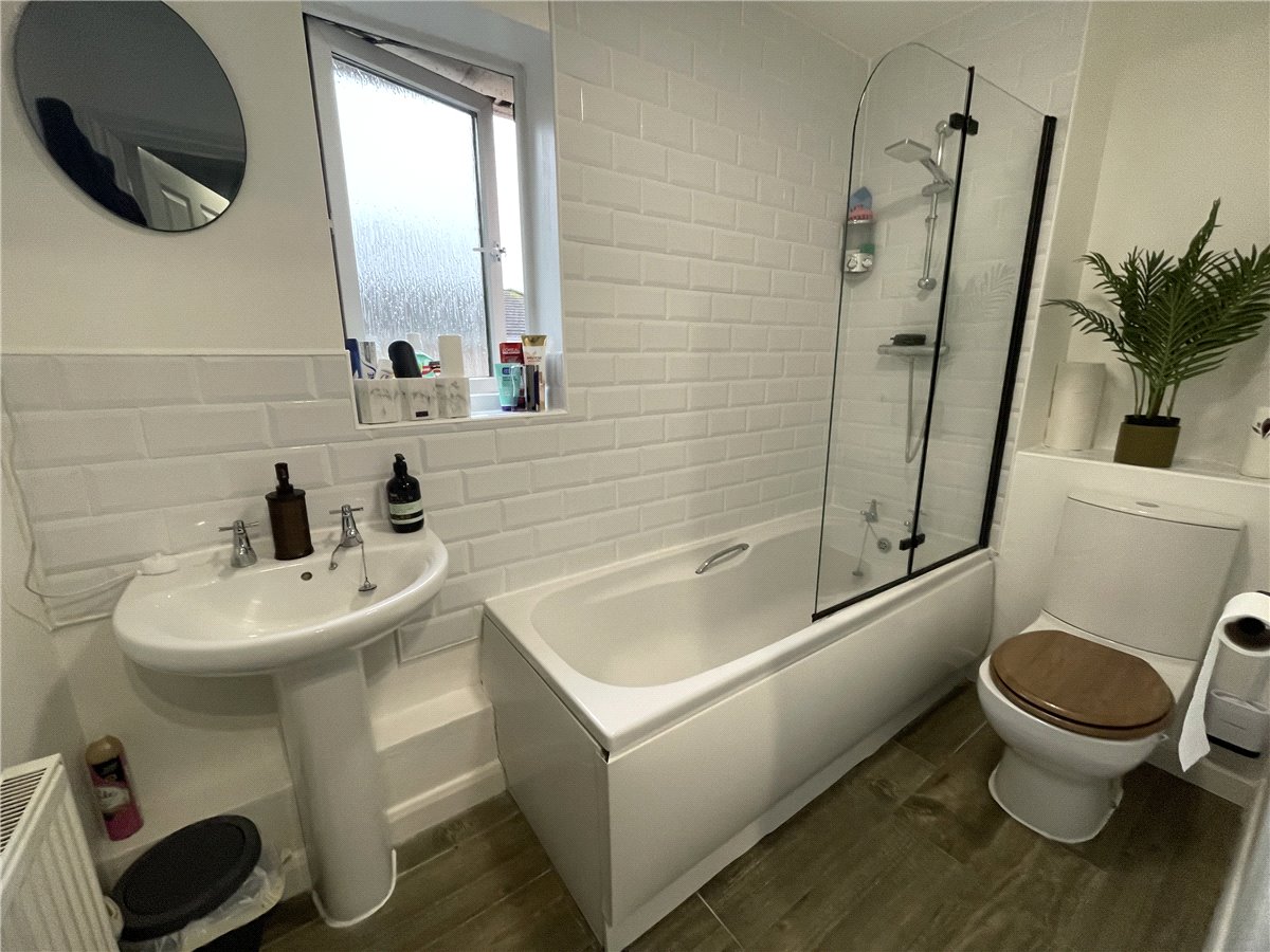 2 bedroom Flat, Thatcham, Berkshire, RG19 - , Image 5