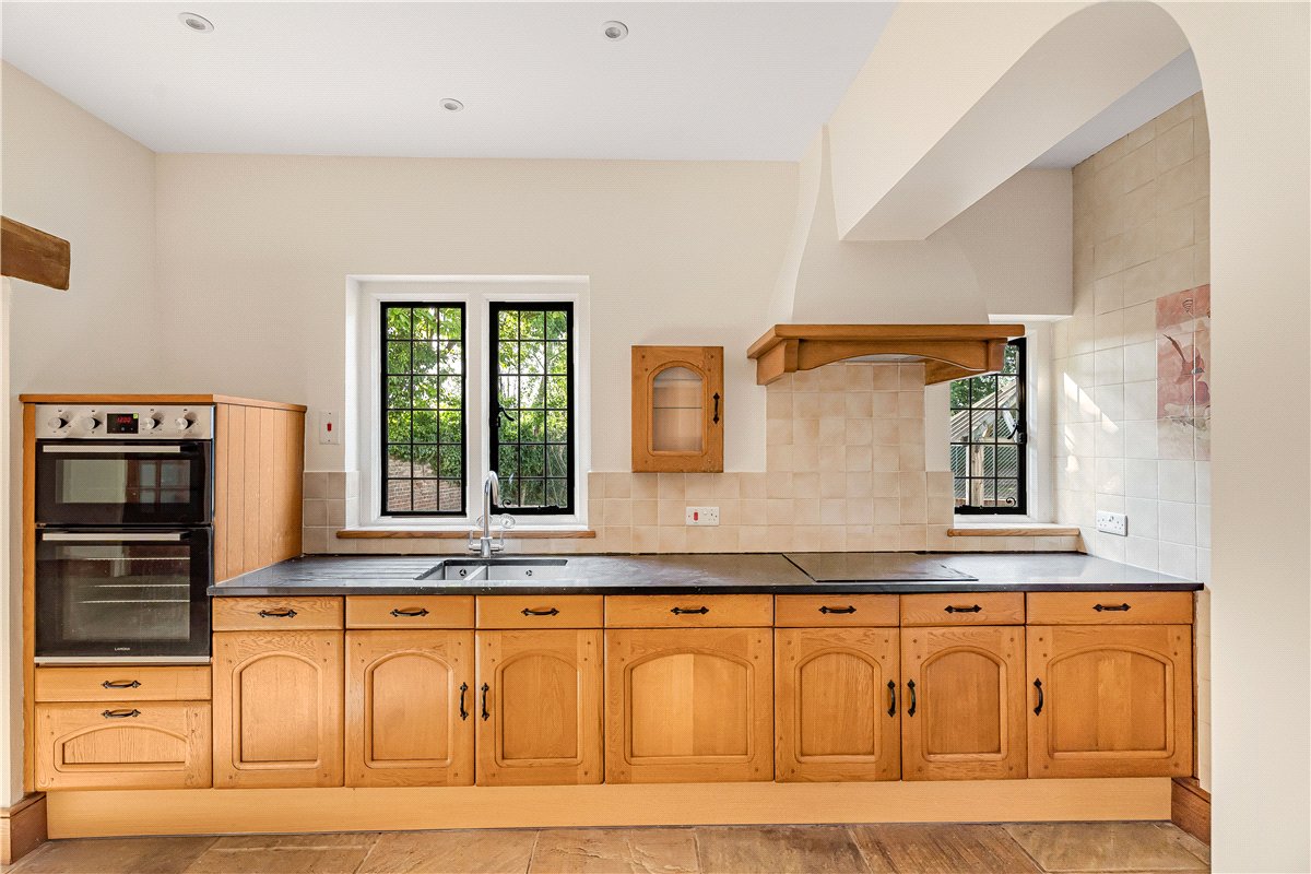 10 bedroom House, Frith Hill, South Heath, HP16 - Available, Image 4