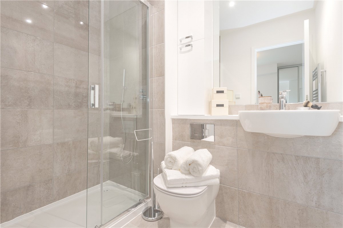3 bedroom Flat, Heartwell Avenue, London, E16 - Let Agreed, Image 5