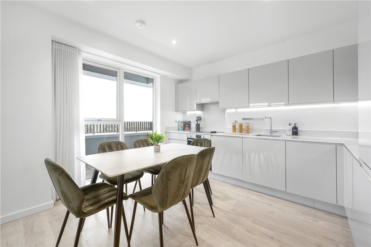 3 bedroom Flat, Heartwell Avenue, London, E16 - Available, Image 1