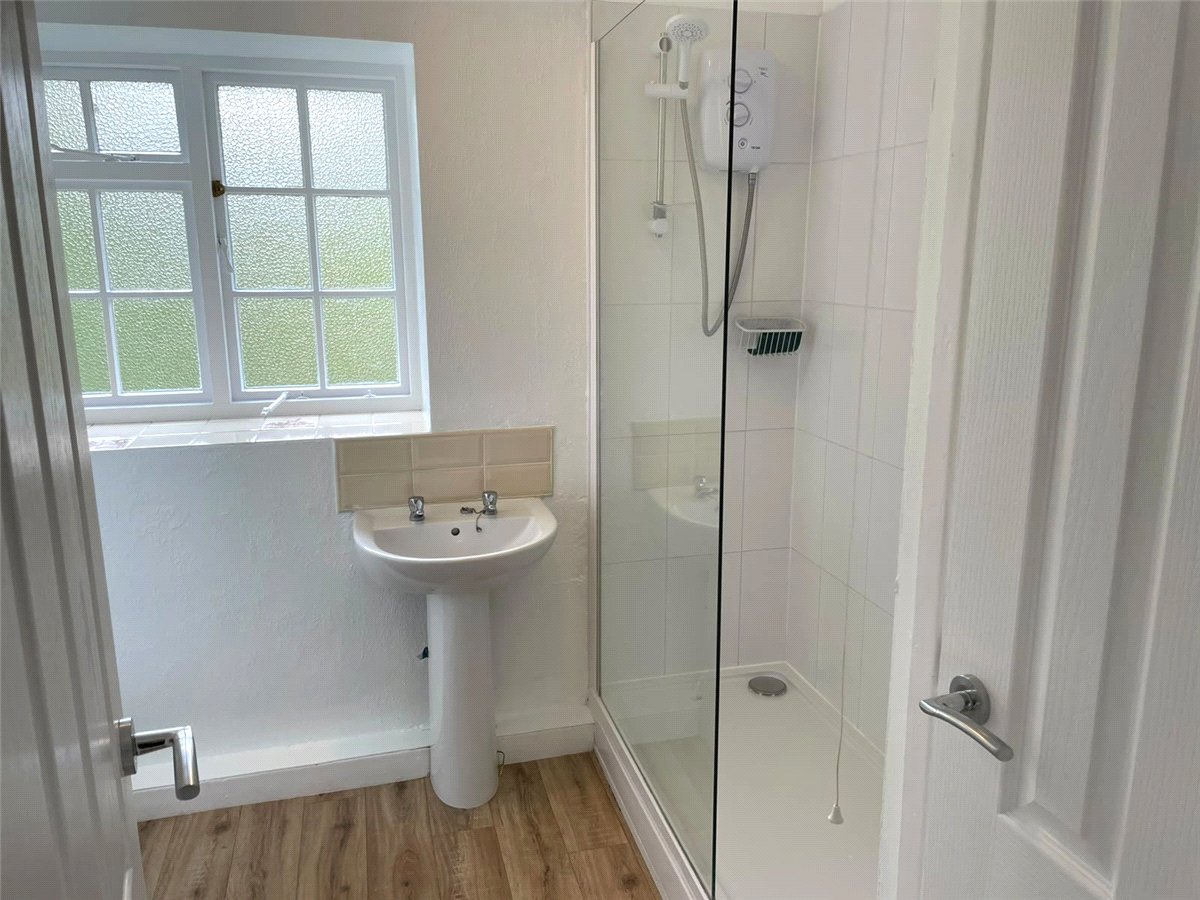 3 bedroom Cottage, Main Street, Ledston, WF10 - , Image 5