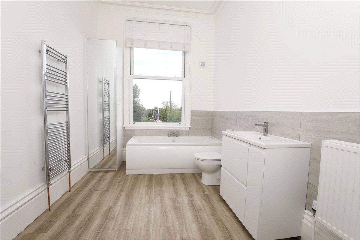 3 bedroom Flat, Leeds Road, Harrogate, HG2 - Available, Image 5