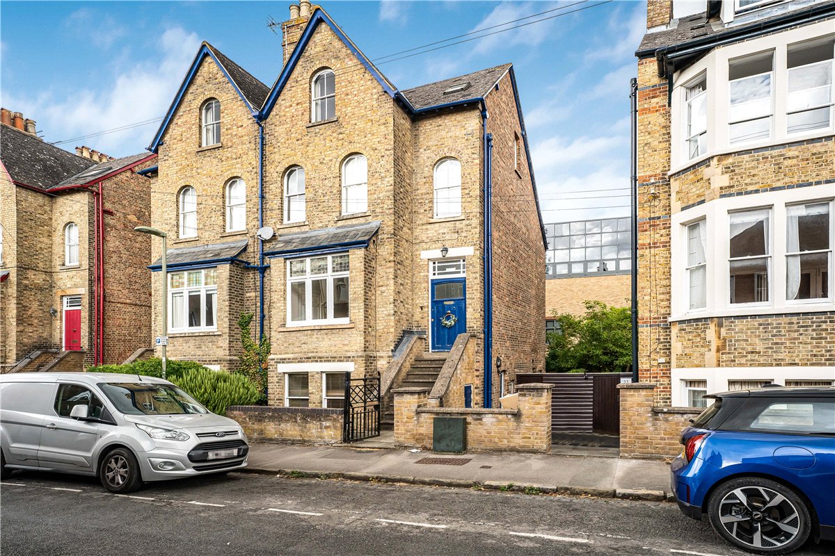 2 bedroom Flat, Walton Crescent, Oxford, OX1 - Let Agreed