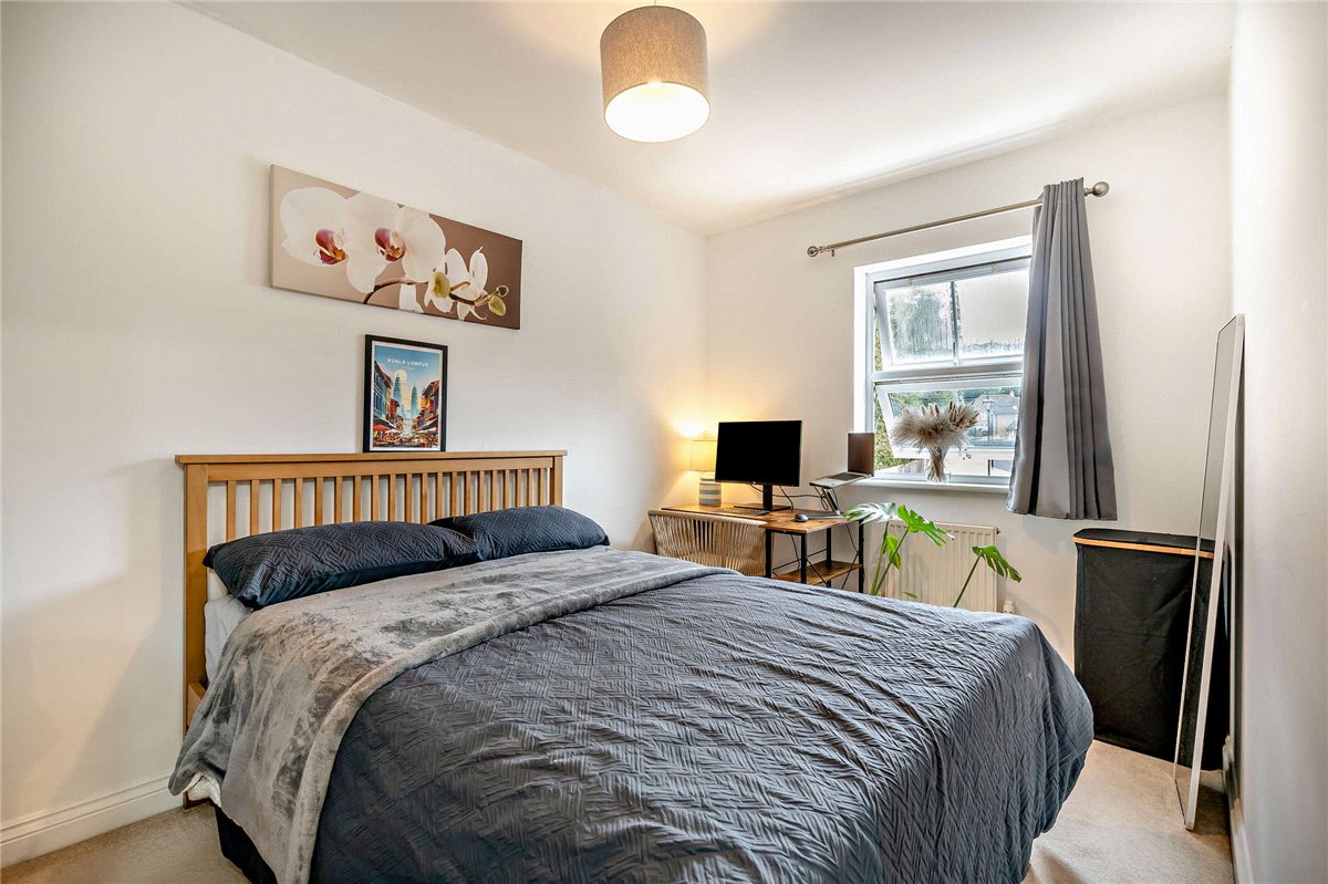 3 bedroom House, Mandarin Drive, Newbury, RG14 - Available, Image 13