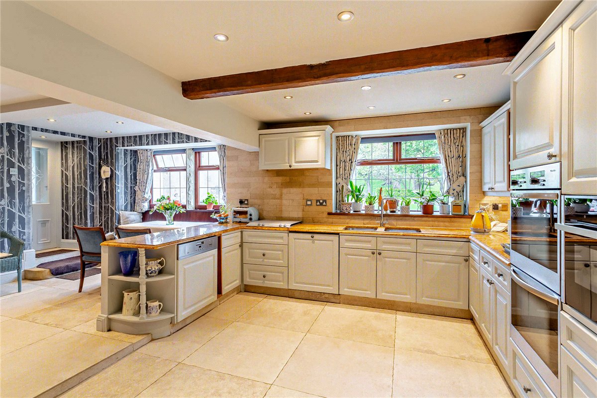 5 bedroom House, Carlton Lane, Guiseley, LS20 - Available, Image 4