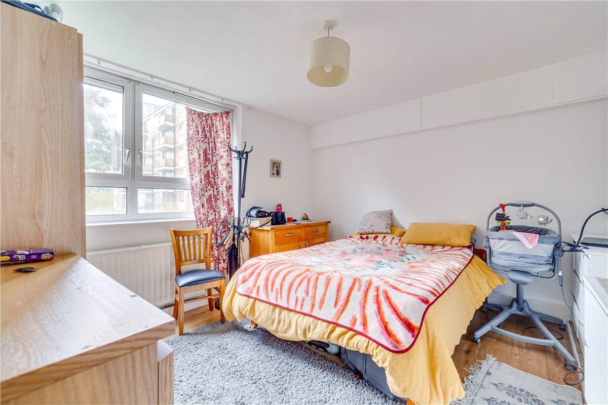 2 bedroom Flat, Winterfold Close, London, SW19 - Sold, Image 8