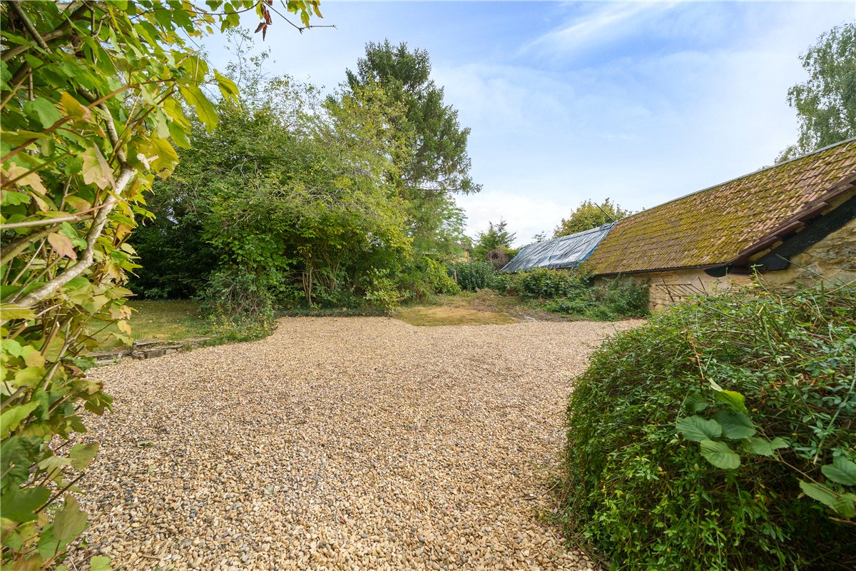 3 bedroom House, Main Street, Turweston, NN13 - Available, Image 10