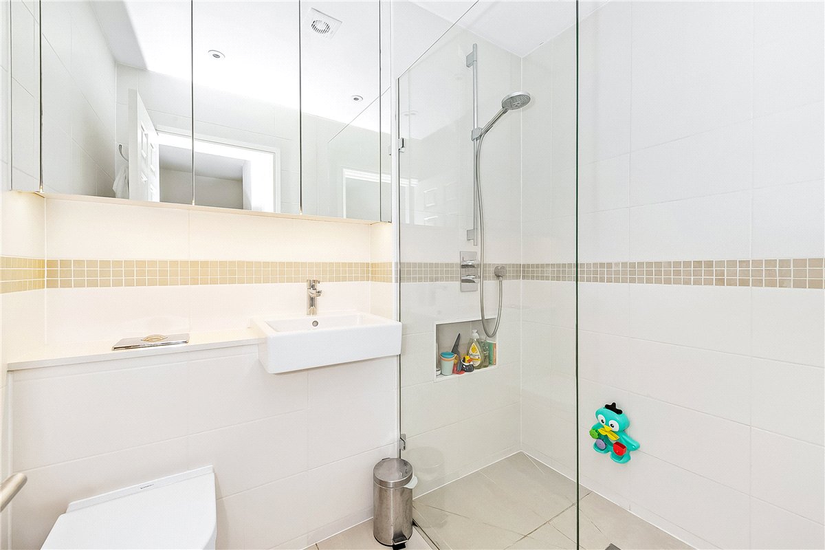 3 bedroom House, Bevin Square, London, SW17 - Available, Image 8