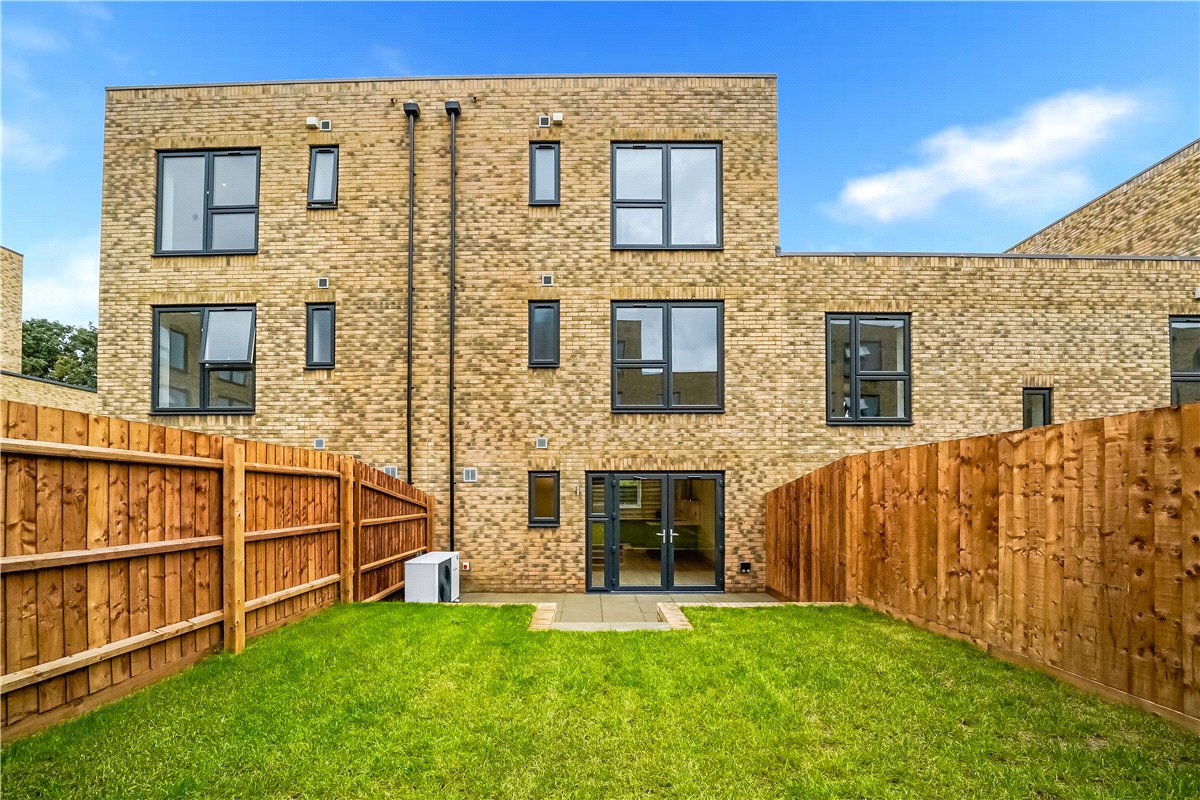 3 bedroom House, Ballast Road, Erith, DA8 - Available, Image 13