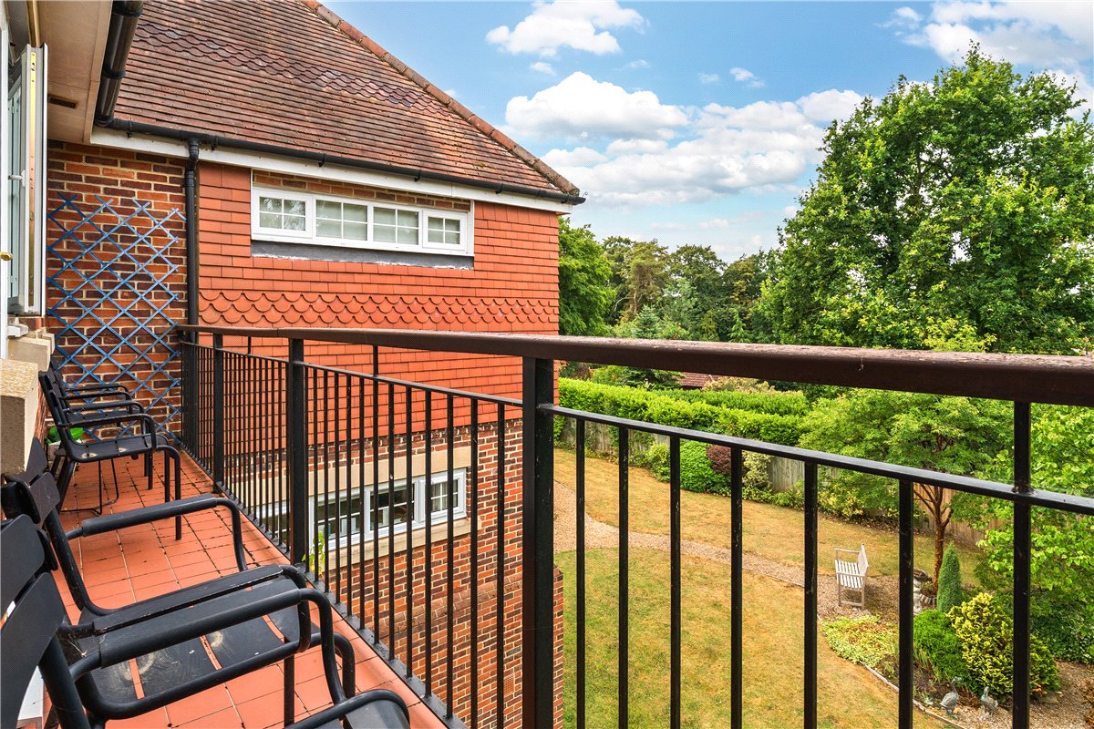 3 bedroom Flat, Woodridge, Newbury, RG14 - , Image 13