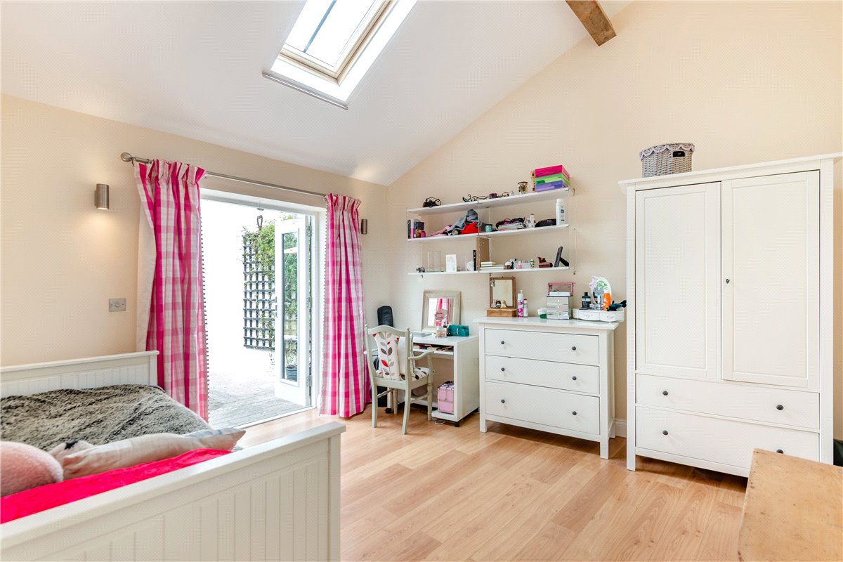 4 bedroom Barn Conversion, Hurstbourne Priors, Whitchurch, RG28 - Available, Image 12