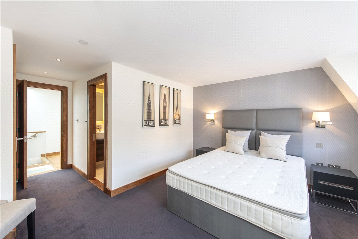 3 bedroom House, Wilton Row, Knightsbridge, SW1X - Available, Image 8