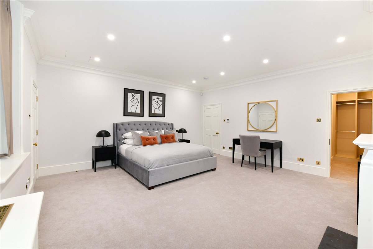 2 bedroom Flat, Park Street, Mayfair, W1K - Available, Image 3