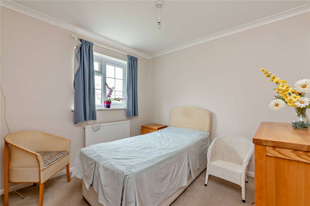 3 bedroom House, Harwood Rise, Woolton Hill, RG20 - Sold, Image 3