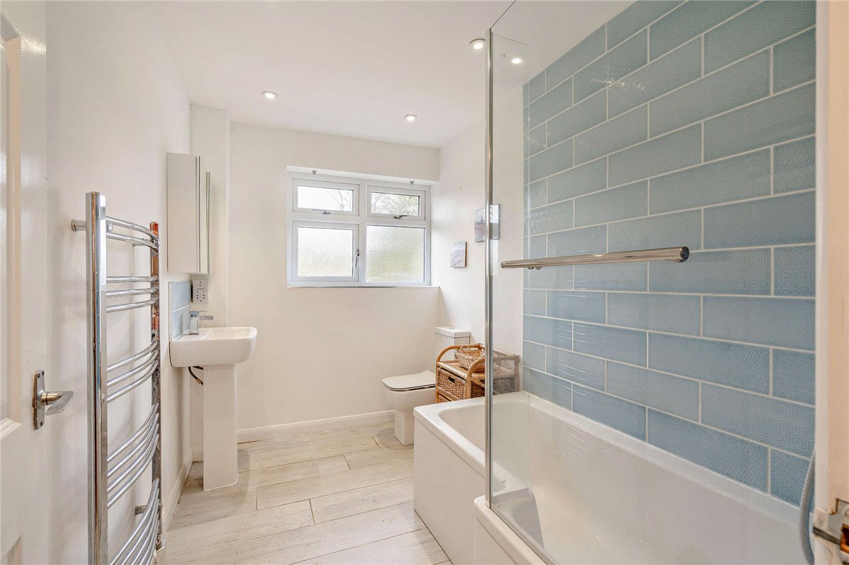 3 bedroom Bungalow, Downs Close, Eastbury, RG17 - Available, Image 16
