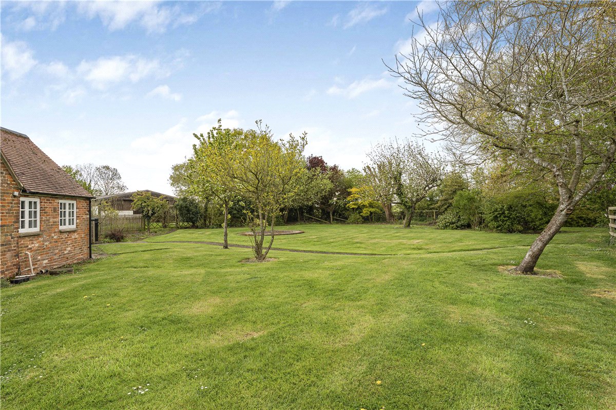 41  Country Estate, Mill Lane, Twyford, MK18 - Available, Image 31