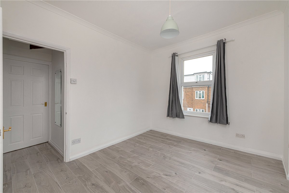 2 bedroom Maisonette, Graveney Road, London, SW17 - , Image 2