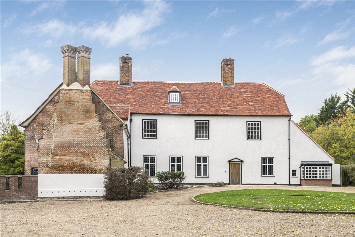 7 bedroom House, Breakspear Road South, Ickenham, UB10 - Available