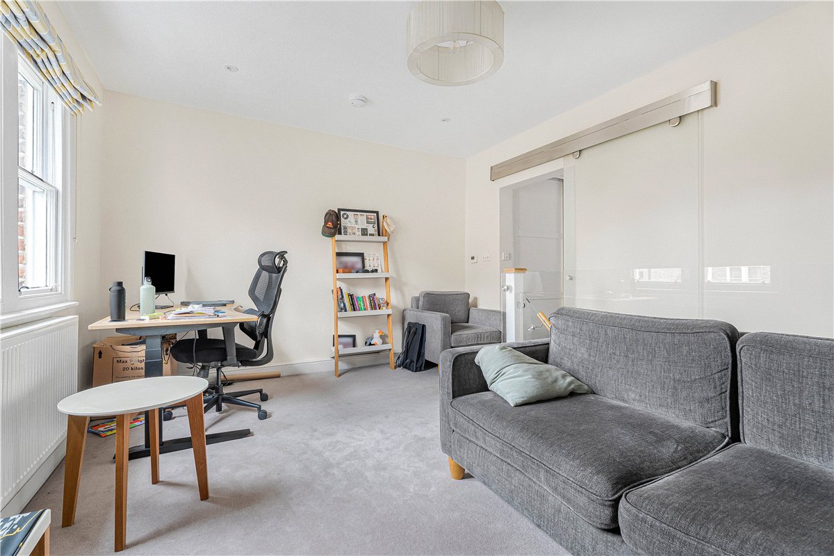 1 bedroom Flat, Walton Crescent, Oxford, OX1 - , Image 2