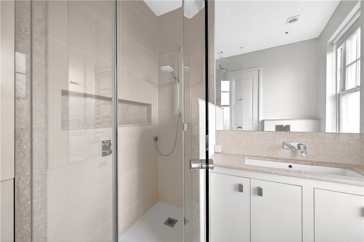 4 bedroom Flat, Wynnstay Gardens, Kensington, W8 - Available, Image 9