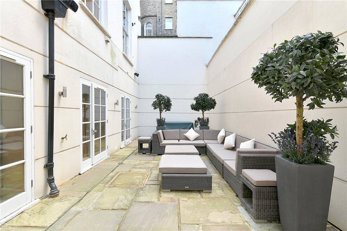 4 bedroom Flat, Upper Grosvenor Street, Mayfair, W1K - Available, Image 10