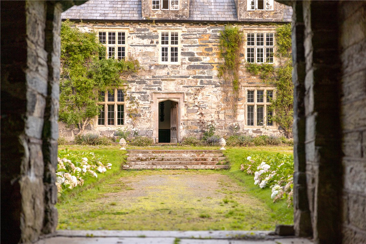 11 bedroom House, Talsarnau, Gwynedd, LL47 - Available, Image 19