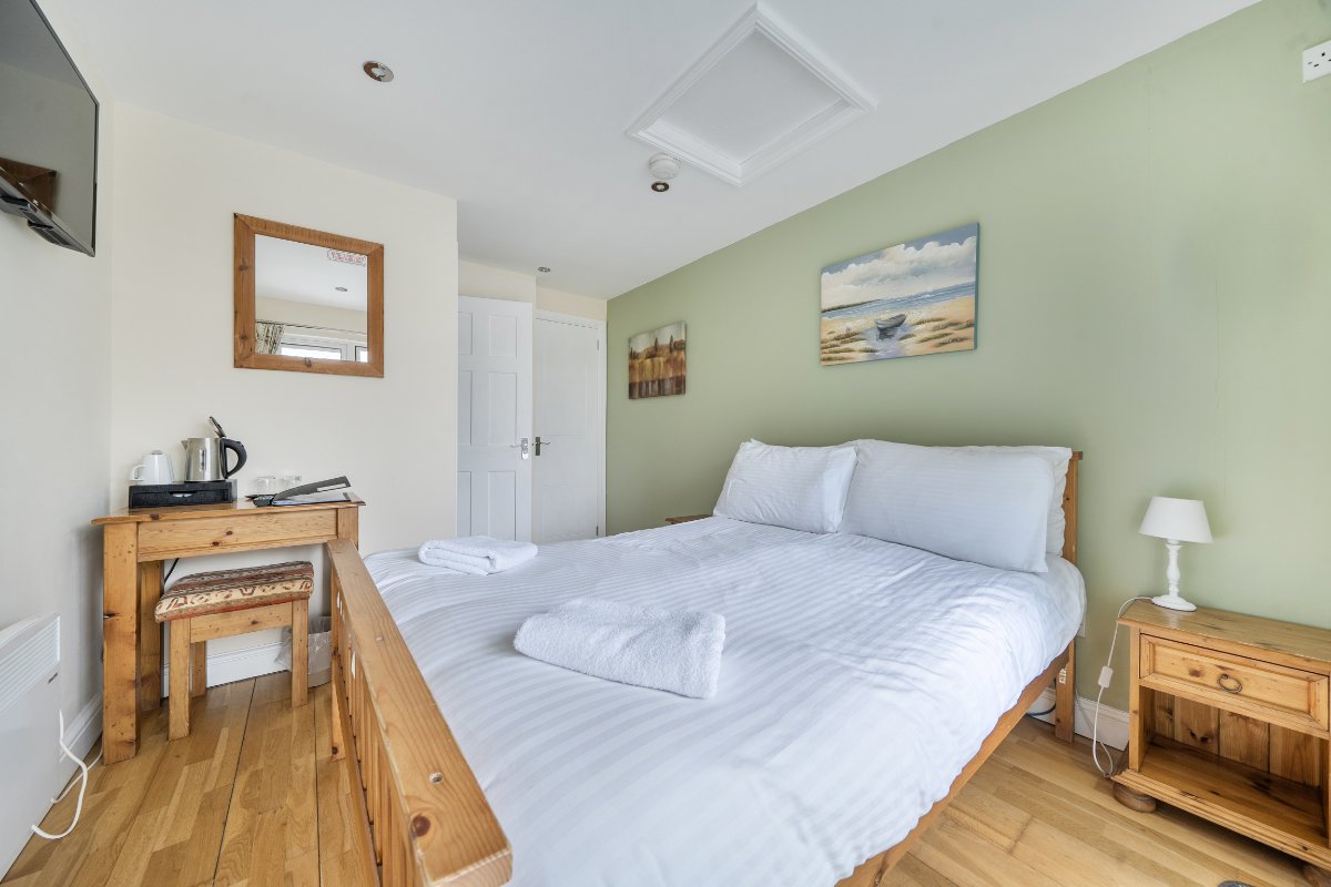 4 bedroom House, The Old Rectory, Church Road, TA8 - Available, Image 17