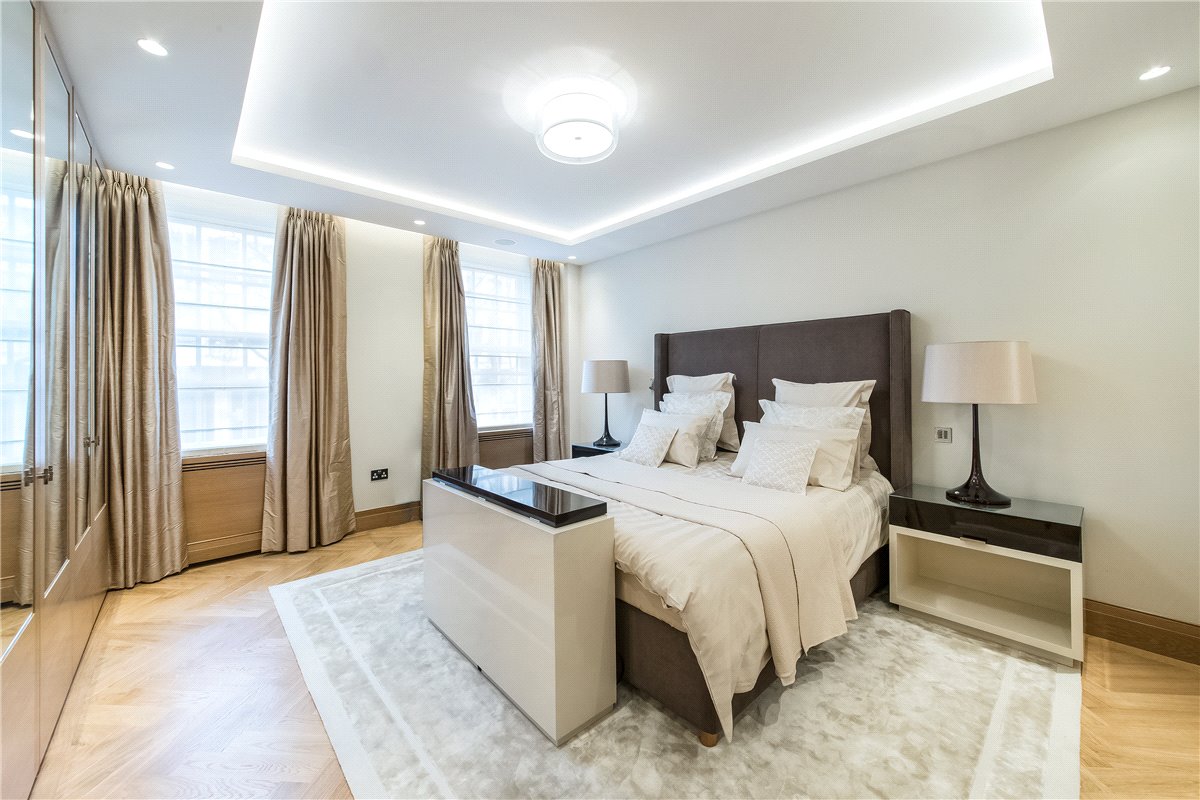 3 bedroom Flat, Upper Grosvenor Street, Mayfair, W1K - Available, Image 5