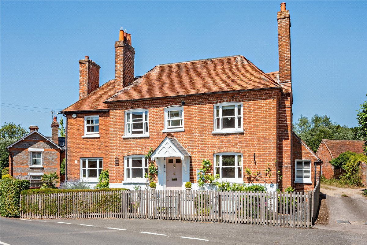 5 bedroom House, High Street, Chieveley, RG20 - Sold STC